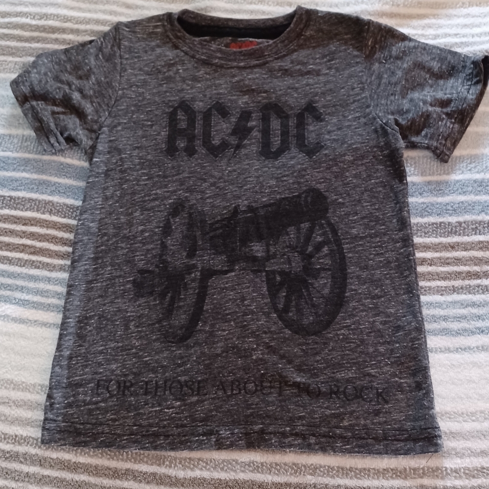 4T AC DC Tee Tshirt tee shirt like new kids toddler Rock music